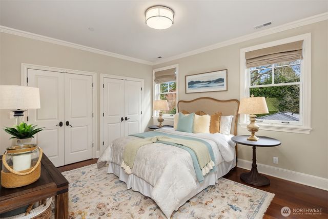 2212 77th Avenue SE, Mercer Island, WA 98040