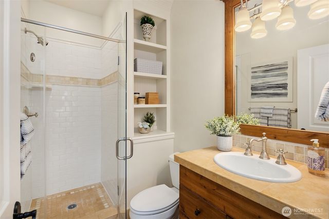 2212 77th Avenue SE, Mercer Island, WA 98040