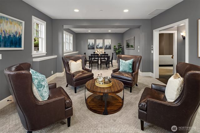 2212 77th Avenue SE, Mercer Island, WA 98040