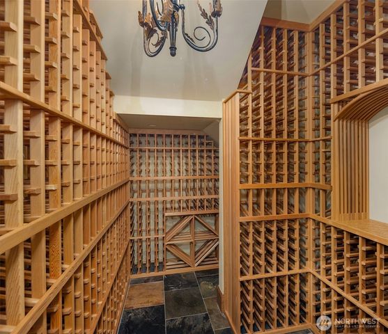 2212 77th Avenue SE, Mercer Island, WA 98040