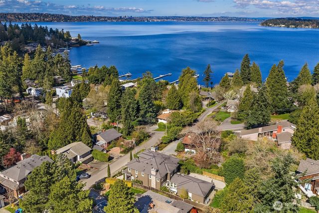 2212 77th Avenue SE, Mercer Island, WA 98040