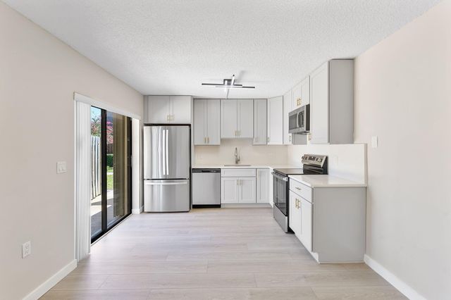 2893 SW 22nd Circle 46c, Delray Beach, FL 33445