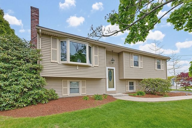 42 Colts Way, Attleboro, MA 02703