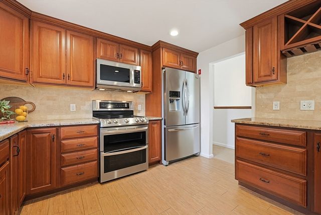 42 Colts Way, Attleboro, MA 02703
