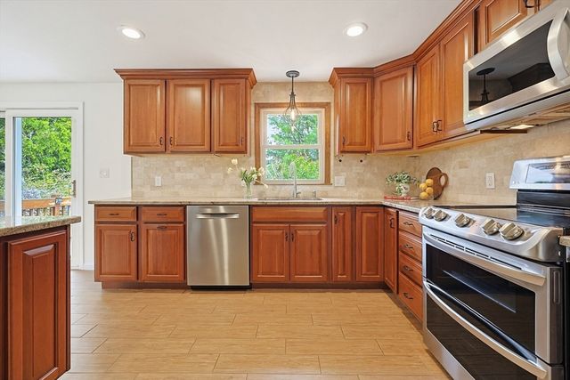 42 Colts Way, Attleboro, MA 02703