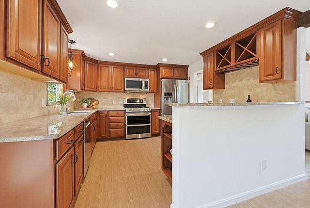 42 Colts Way, Attleboro, MA 02703