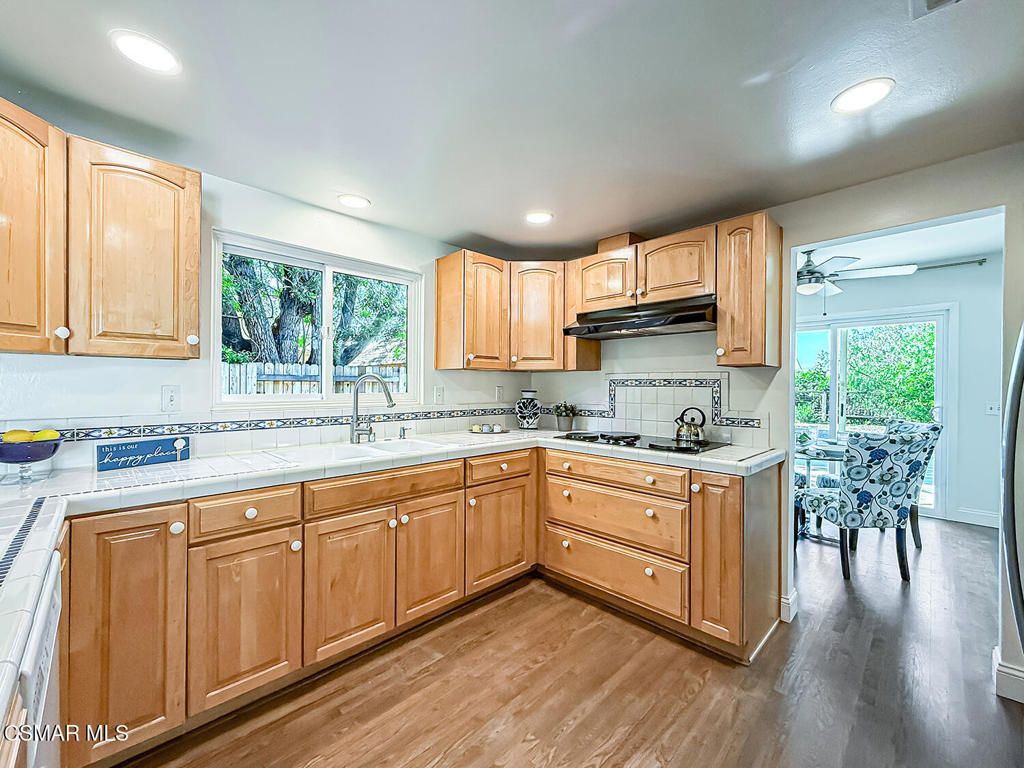 Image 10 of property listing at 211 Sandberg Street, Thousand Oaks, CA 91360