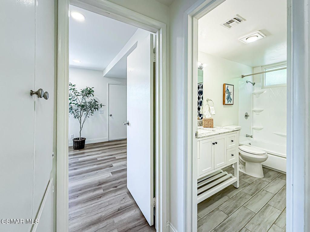 Image 19 of property listing at 211 Sandberg Street, Thousand Oaks, CA 91360