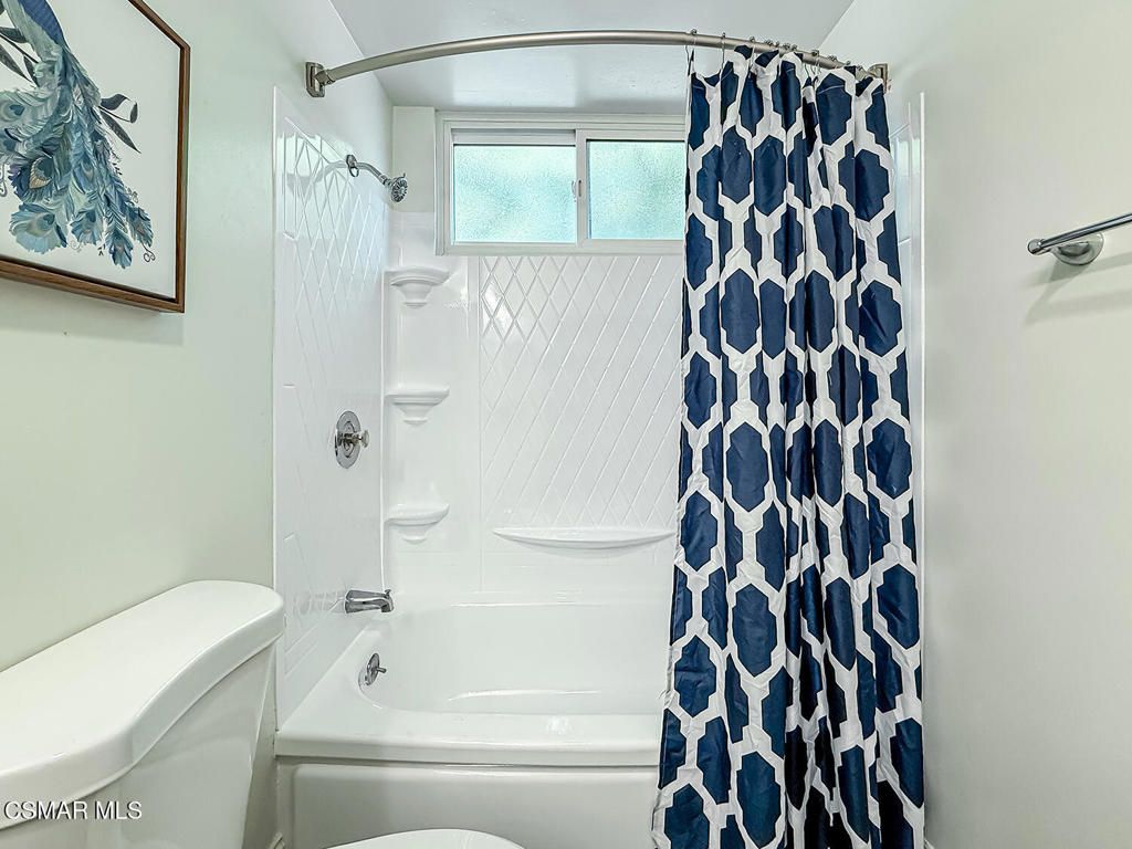 Image 22 of property listing at 211 Sandberg Street, Thousand Oaks, CA 91360