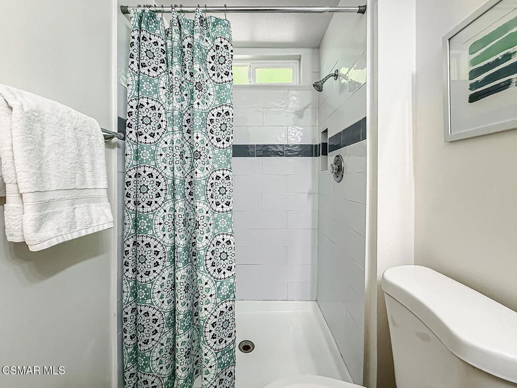Image 29 of property listing at 211 Sandberg Street, Thousand Oaks, CA 91360