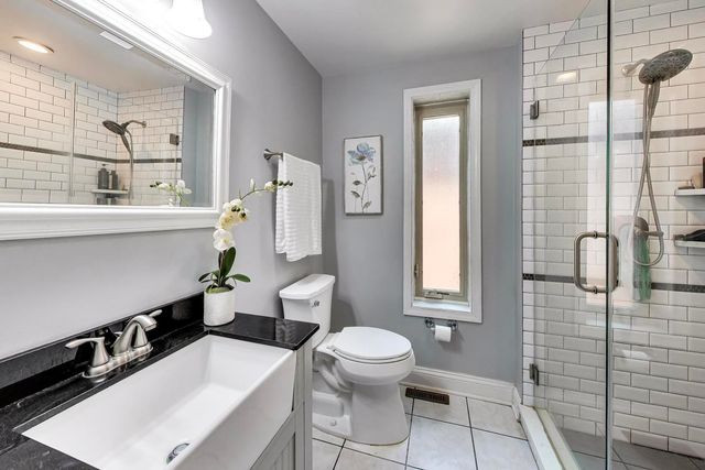 6725 W Albion Avenue, Chicago, IL 60631