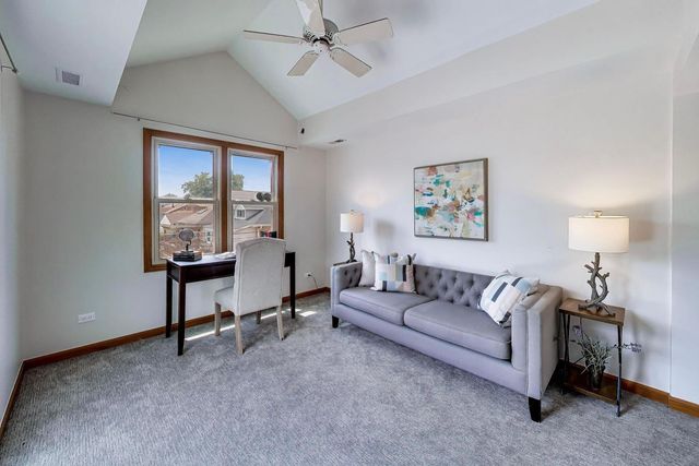 6725 W Albion Avenue, Chicago, IL 60631