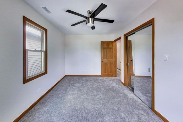 6725 W Albion Avenue, Chicago, IL 60631