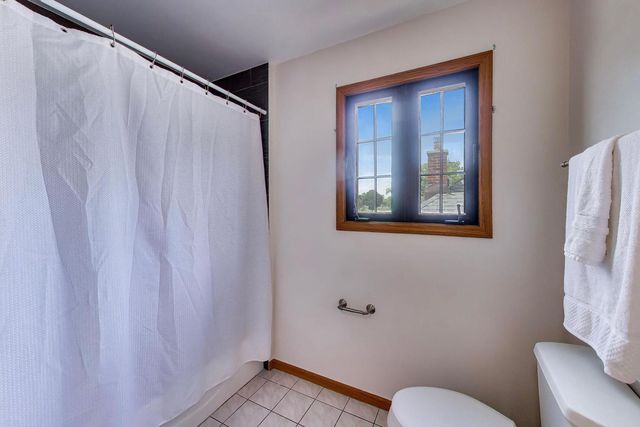6725 W Albion Avenue, Chicago, IL 60631