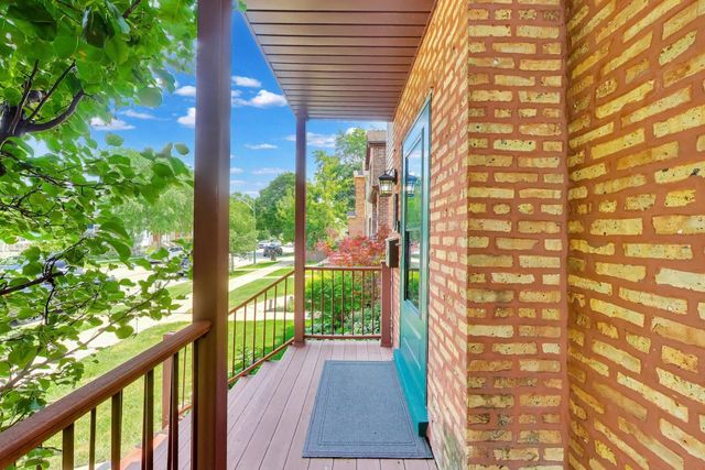 6725 W Albion Avenue, Chicago, IL 60631