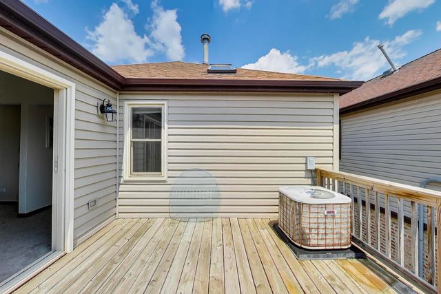 6725 W Albion Avenue, Chicago, IL 60631