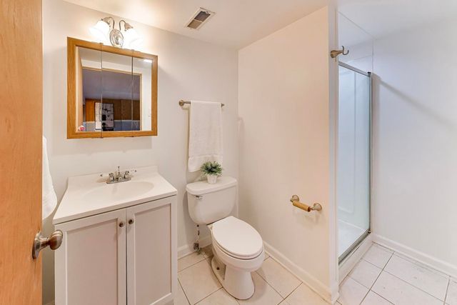 6725 W Albion Avenue, Chicago, IL 60631