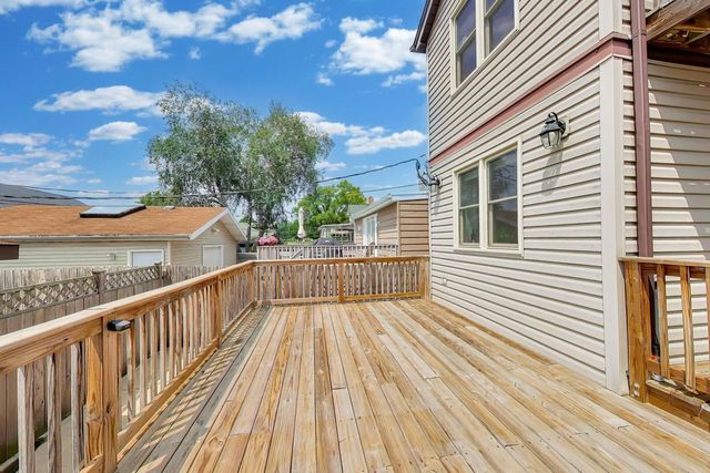 6725 W Albion Avenue, Chicago, IL 60631