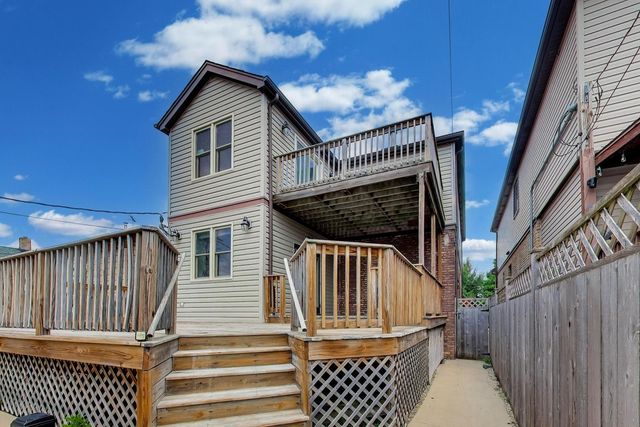 6725 W Albion Avenue, Chicago, IL 60631