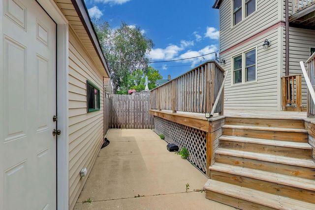 6725 W Albion Avenue, Chicago, IL 60631