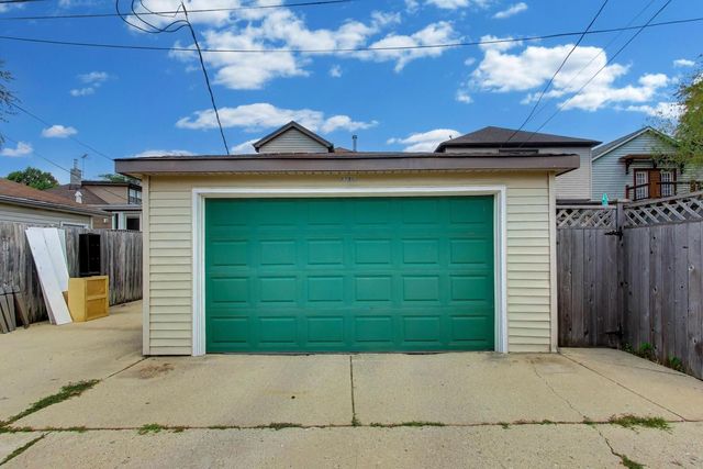 6725 W Albion Avenue, Chicago, IL 60631
