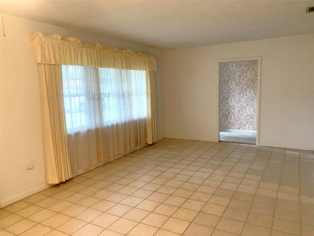 1104 N KNIGHT STREET, Plant City, FL 33563