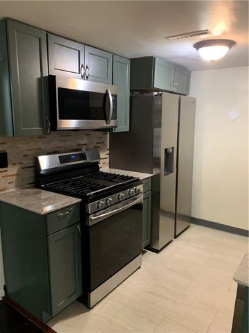 1139 Hartford Avenue 5A, Johnston, RI 02919