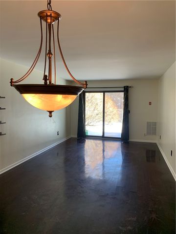 1139 Hartford Avenue 5A, Johnston, RI 02919