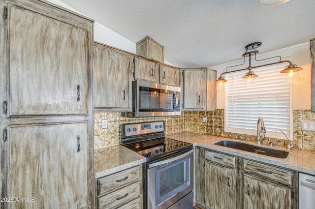 2208 W BASELINE Avenue 76, Apache Junction, AZ 85120