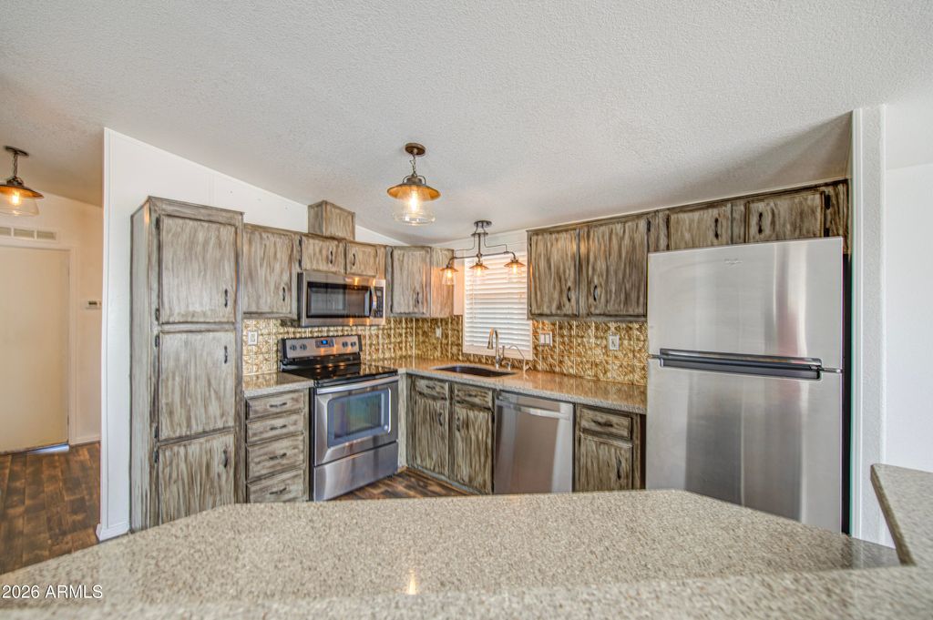 2208 W BASELINE Avenue 76, Apache Junction, AZ 85120