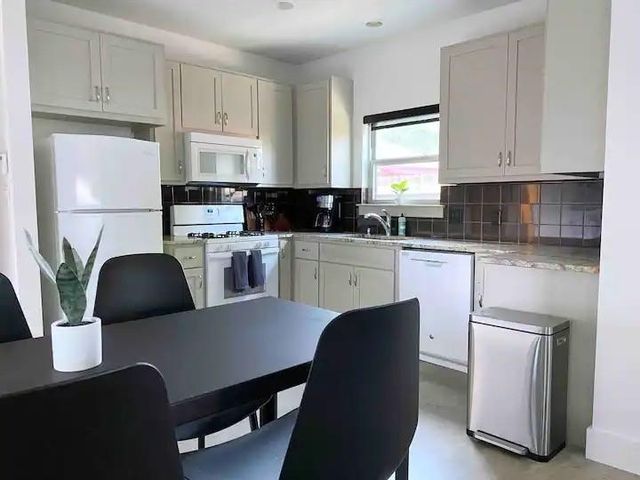 2012 Willow ST B, Austin, TX 78702