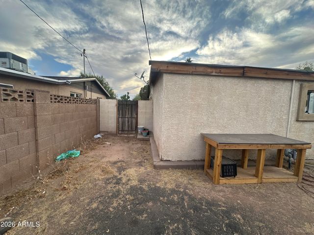 1419 N 28TH Place, Phoenix, AZ 85008