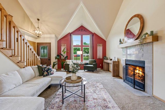 4199 W Hilltop LANE, Franklin, WI 53132