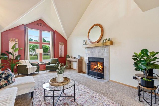 4199 W Hilltop LANE, Franklin, WI 53132
