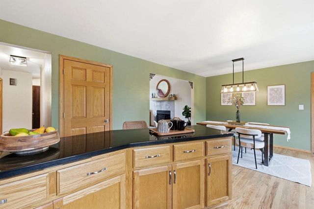 4199 W Hilltop LANE, Franklin, WI 53132