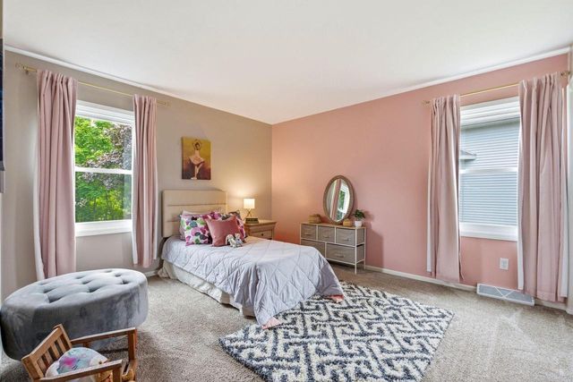 4199 W Hilltop LANE, Franklin, WI 53132