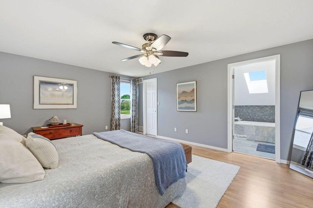 4199 W Hilltop LANE, Franklin, WI 53132