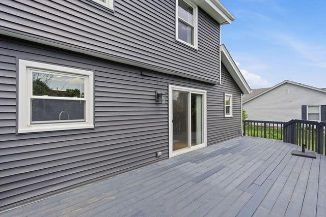 4199 W Hilltop LANE, Franklin, WI 53132