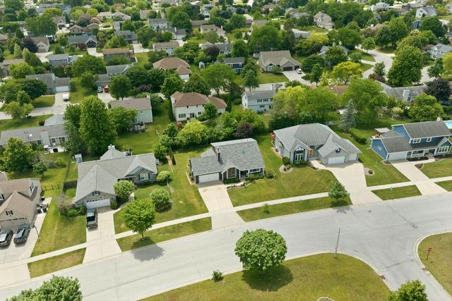 4199 W Hilltop LANE, Franklin, WI 53132