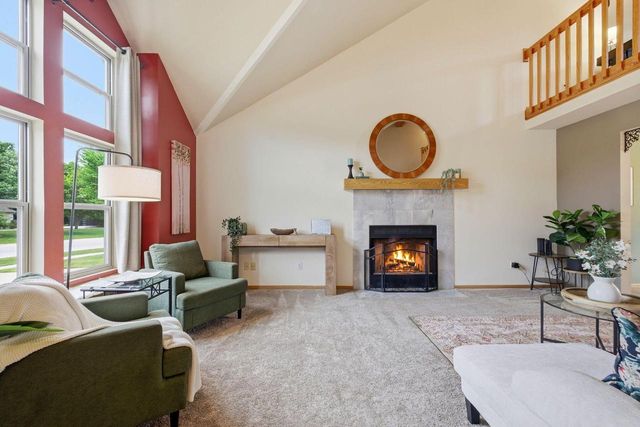 4199 W Hilltop LANE, Franklin, WI 53132
