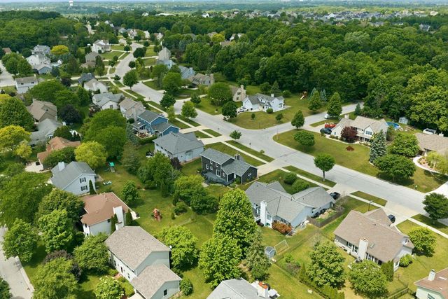 4199 W Hilltop LANE, Franklin, WI 53132