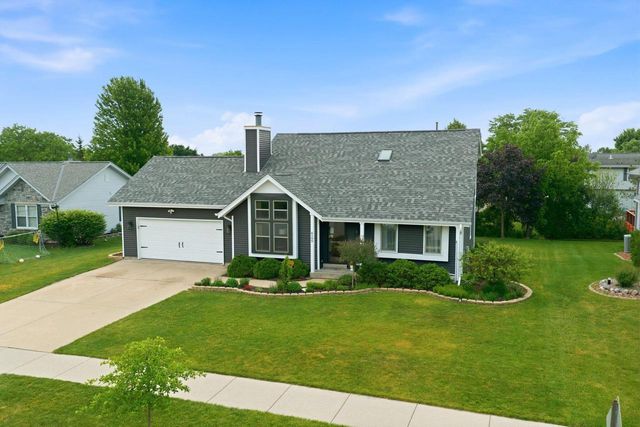 4199 W Hilltop LANE, Franklin, WI 53132