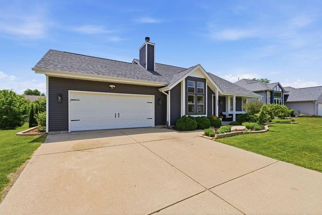 4199 W Hilltop LANE, Franklin, WI 53132