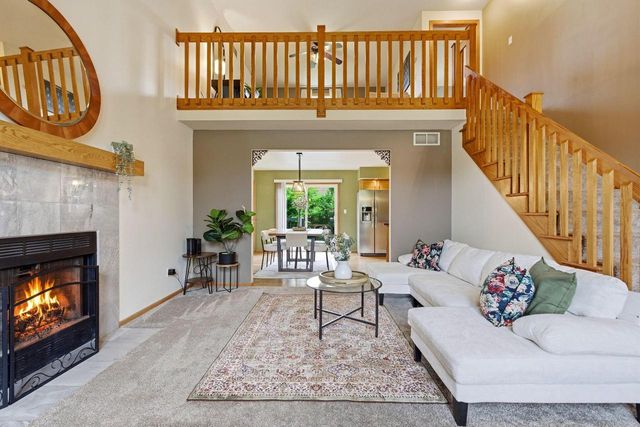 4199 W Hilltop LANE, Franklin, WI 53132