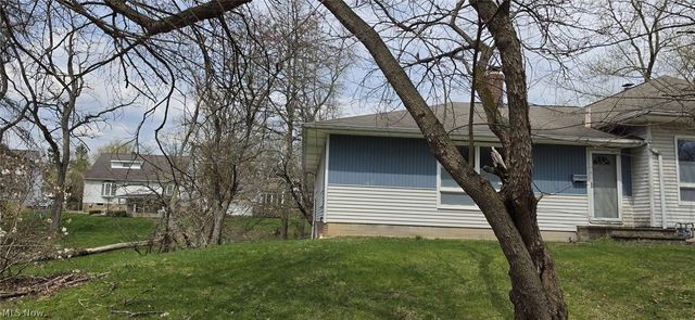 105 Mapledale Avenue, Bedford, OH 44146
