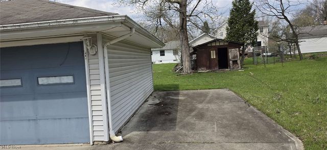 105 Mapledale Avenue, Bedford, OH 44146