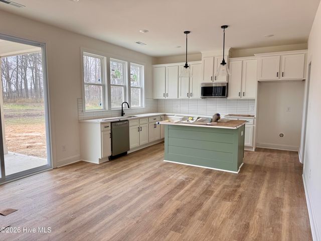 4142 Dixon Road, Grimesland, NC 27837