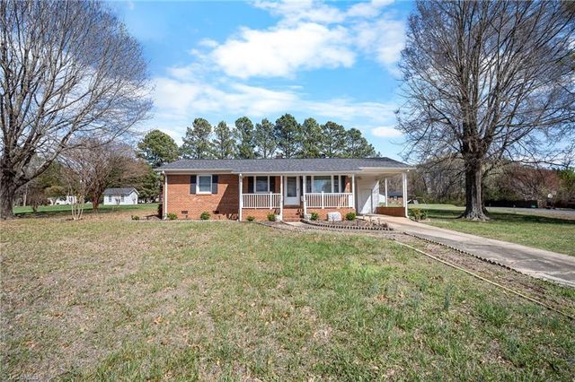 5406 Finch Farm Road, Trinity, NC 27370