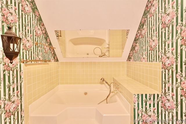 36 Hilltop, Mcalester, OK 74501