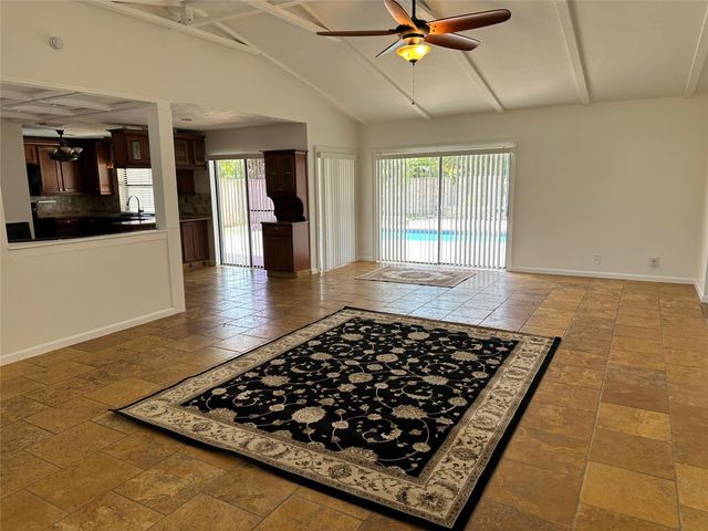 364 NW 107th Ter, Coral Springs, FL 33071